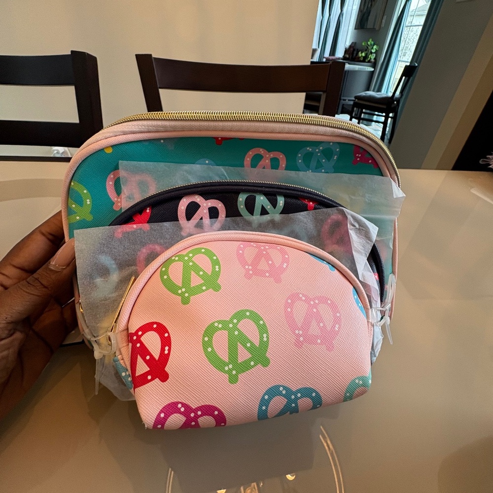 Clementine and Jane Pretzel 3 piece cosmetic bag set
